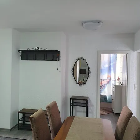 Asterstein Κόμπλεντς