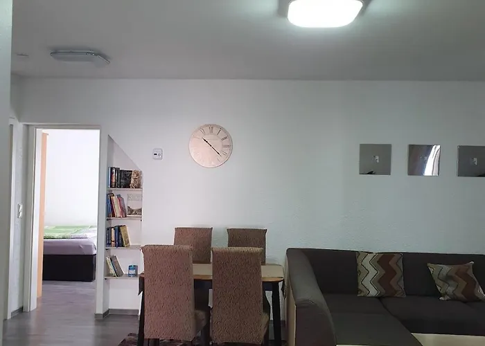 Asterstein Κόμπλεντς